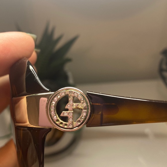 Giorgio Armani tortoise shell sunglasses with case. In great condition. - Picture 4 of 7